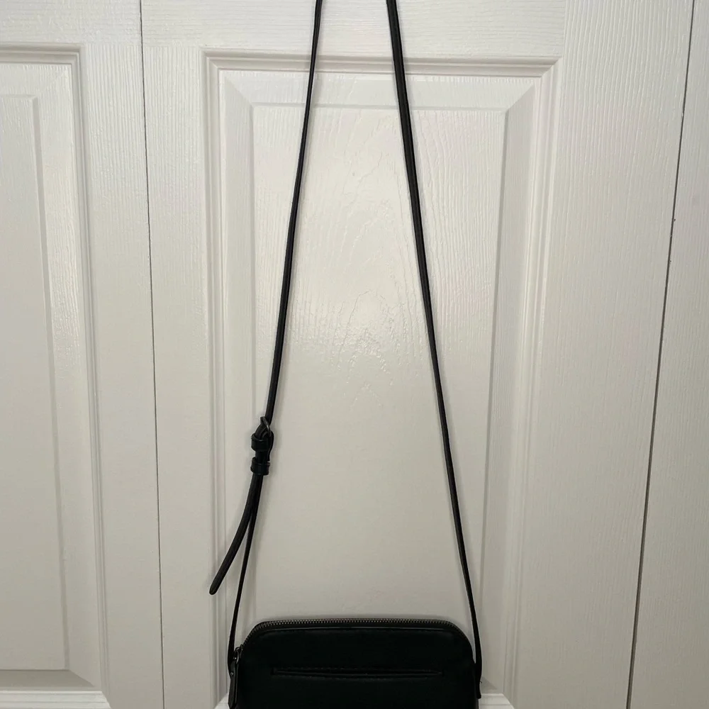 Universal Thread Black Crossbody Bag - Picture 11 of 14